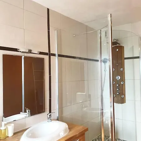 Parisian Appart 72m² Great View + Private Parking